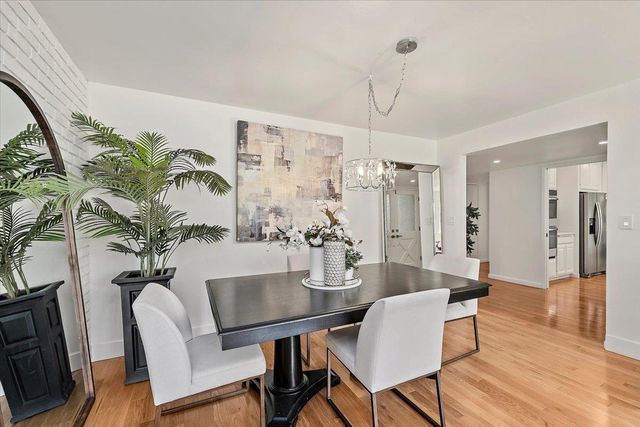 216 Montclair Road, Los Gatos, CA 95032