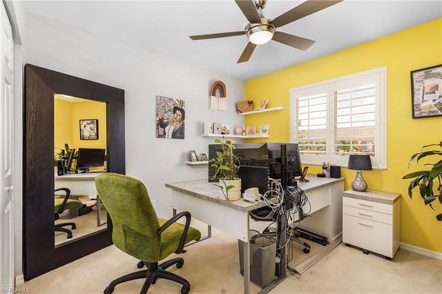 2427 Laurentina LN, Cape Coral, FL 33909
