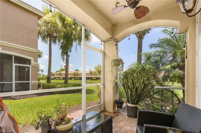 2427 Laurentina LN, Cape Coral, FL 33909