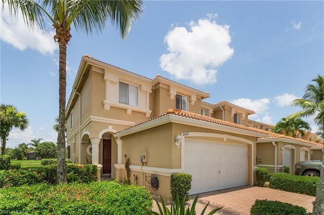 2427 Laurentina LN, Cape Coral, FL 33909