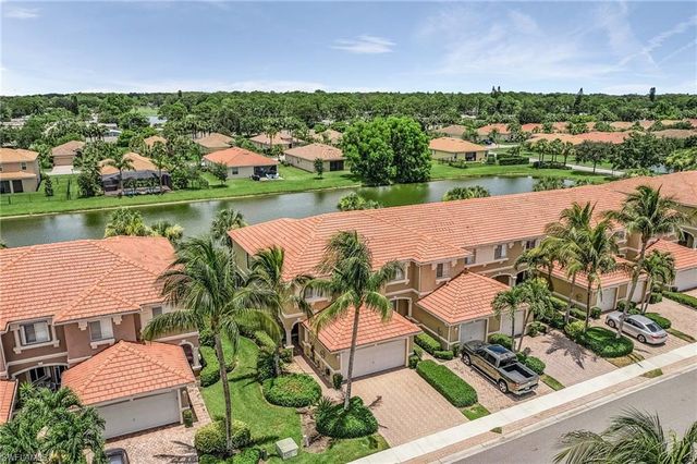 2427 Laurentina LN, Cape Coral, FL 33909