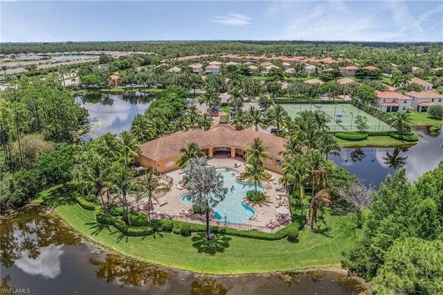 2427 Laurentina LN, Cape Coral, FL 33909