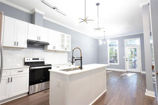 4871 PINNACLE Drive, Stone Mountain, GA 30088