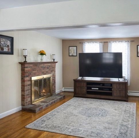 95 Tosca Dr, Brockton, MA 02301