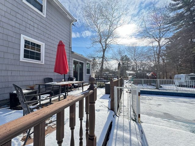 95 Tosca Dr, Brockton, MA 02301