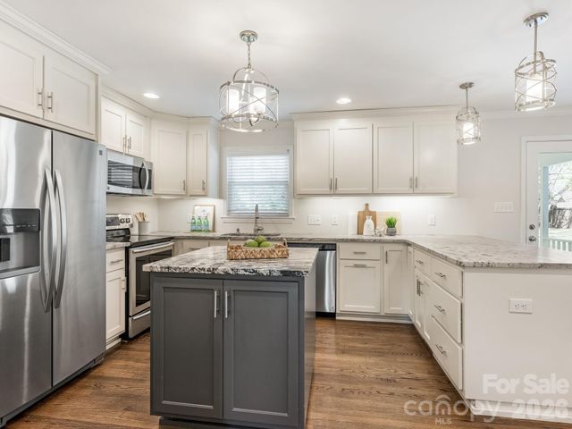 6706 Brynwood Drive, Charlotte, NC 28220