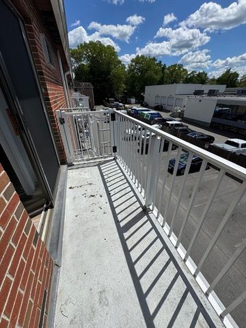 1186 Worcester Rd 231, Framingham, MA 01702