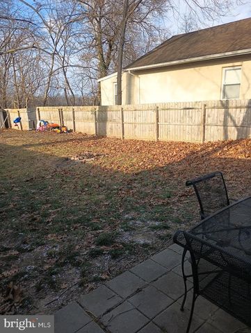 219 FRONT ST, Fieldsboro, NJ 08505