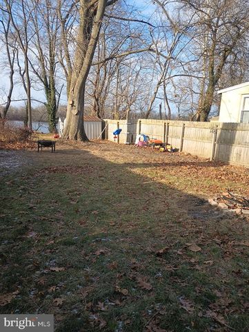 219 FRONT ST, Fieldsboro, NJ 08505