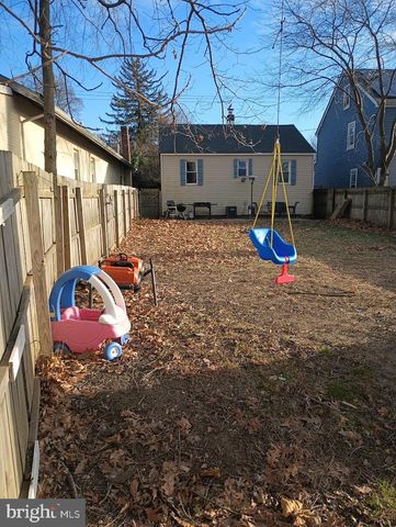 219 FRONT ST, Fieldsboro, NJ 08505