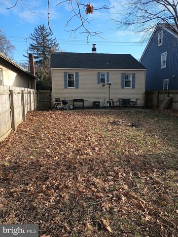 219 FRONT ST, Fieldsboro, NJ 08505