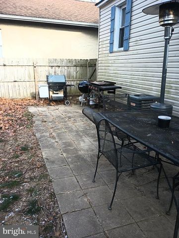 219 FRONT ST, Fieldsboro, NJ 08505