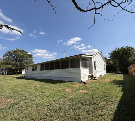 165 County Road 900, Etowah, TN 37331