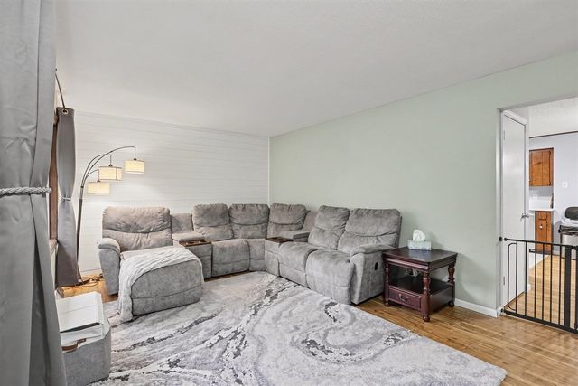 1830 Kings Court, Muskegon, MI 49445