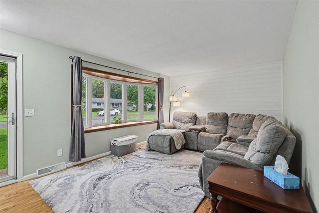 1830 Kings Court, Muskegon, MI 49445