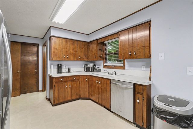 1830 Kings Court, Muskegon, MI 49445