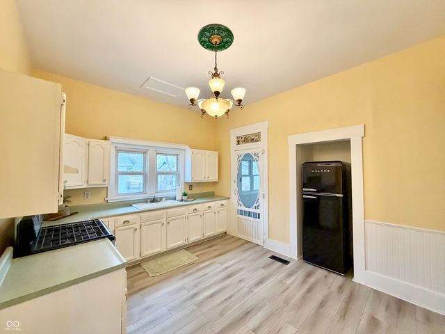 1302 5th Street, Covington, IN 47932