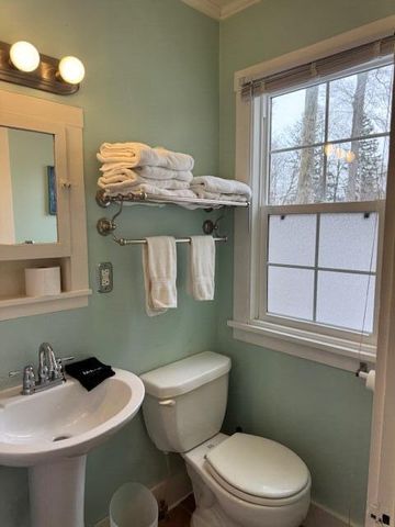 15657 Lakeshore Road 3, Union Pier, MI 49129