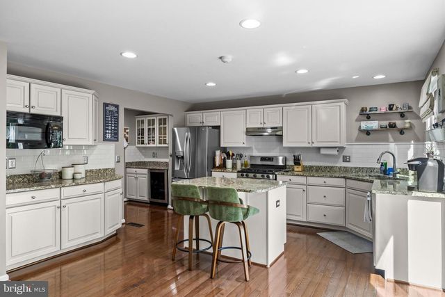 204 NATHAN DR, Cinnaminson, NJ 08077