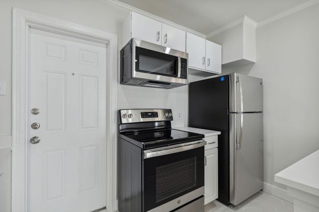 4101 Douglas Avenue 202, Dallas, TX 75219