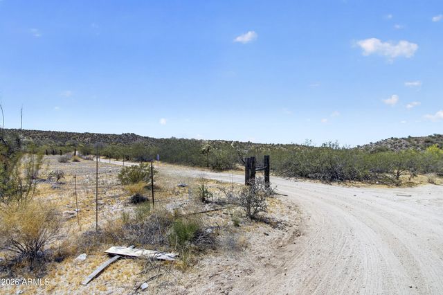 38809 E SPOTTED HORSE Trail, Florence, AZ 85132