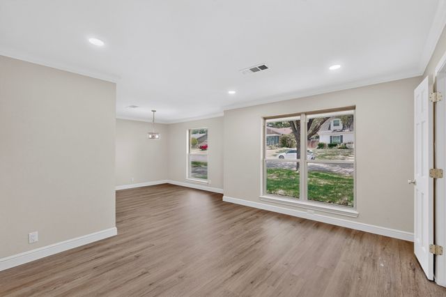 4001 Georgian Drive, Haltom City, TX 76117