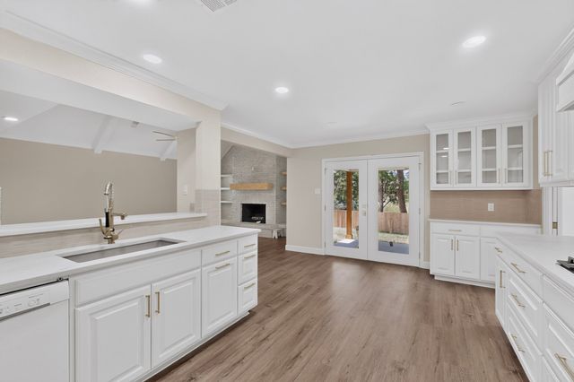 4001 Georgian Drive, Haltom City, TX 76117
