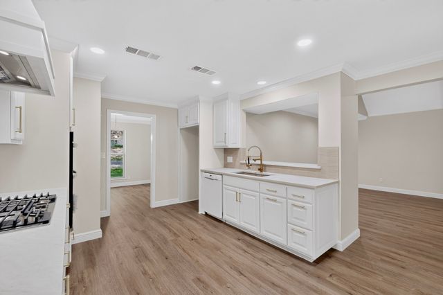 4001 Georgian Drive, Haltom City, TX 76117