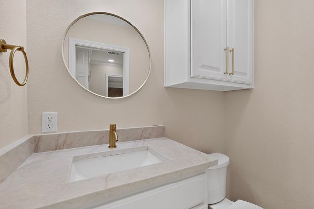 4001 Georgian Drive, Haltom City, TX 76117