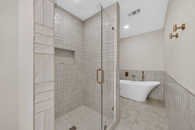 4001 Georgian Drive, Haltom City, TX 76117