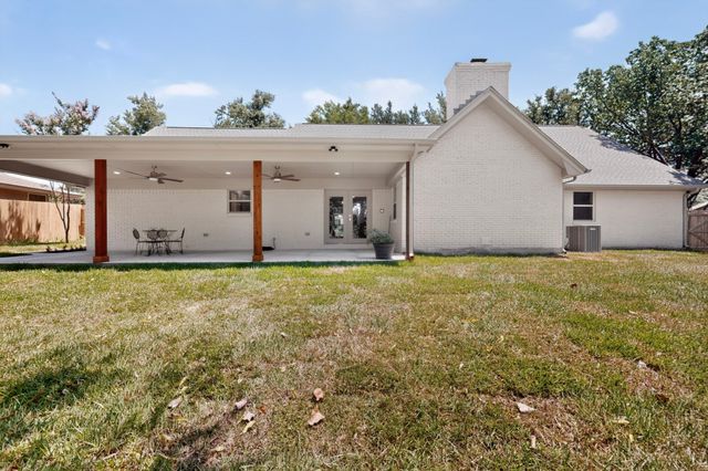 4001 Georgian Drive, Haltom City, TX 76117