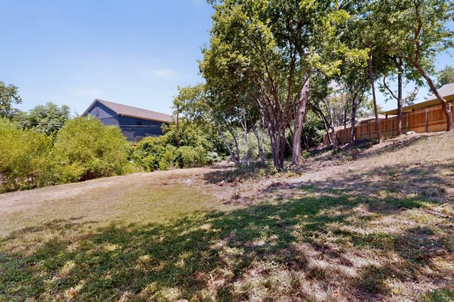 4001 Georgian Drive, Haltom City, TX 76117