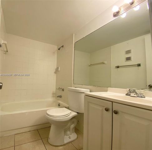 8060 N Nob Hill Rd 203, Tamarac, FL 33321