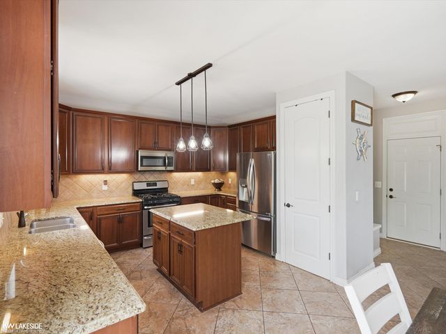 25346 Stanley Lane, South Lyon, MI 48178