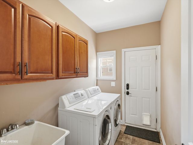 25346 Stanley Lane, South Lyon, MI 48178