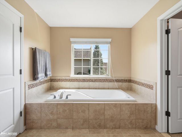25346 Stanley Lane, South Lyon, MI 48178