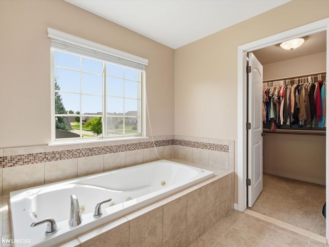 25346 Stanley Lane, South Lyon, MI 48178