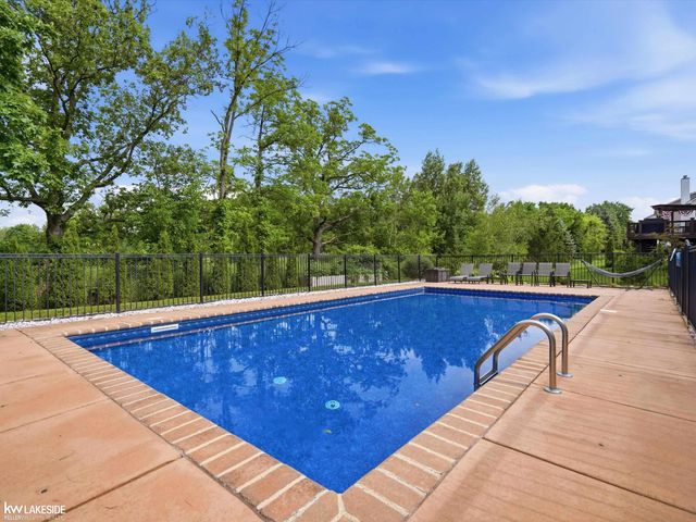 25346 Stanley Lane, South Lyon, MI 48178