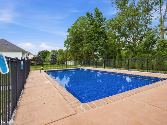 25346 Stanley Lane, South Lyon, MI 48178