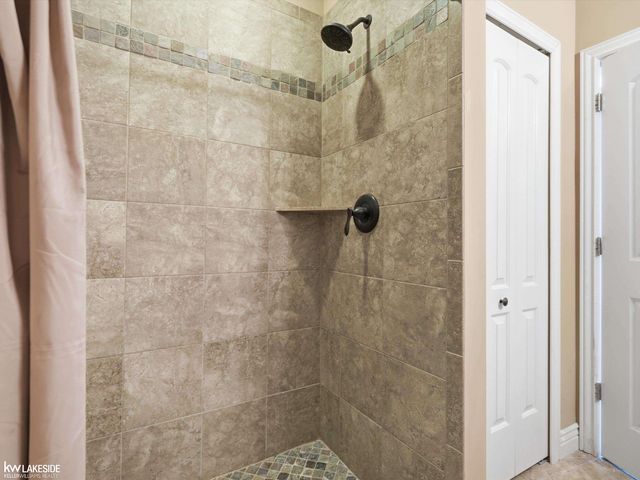25346 Stanley Lane, South Lyon, MI 48178