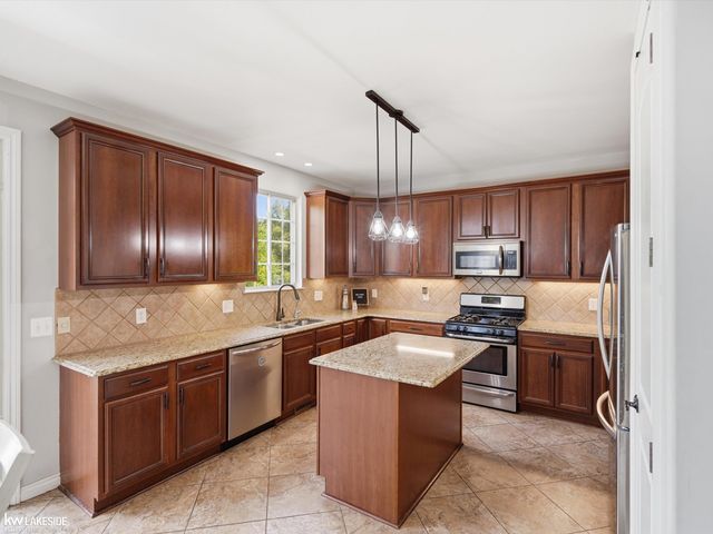 25346 Stanley Lane, South Lyon, MI 48178