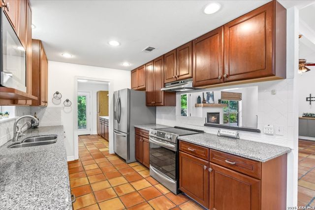 19435 Nottingham, Helotes, TX 78023