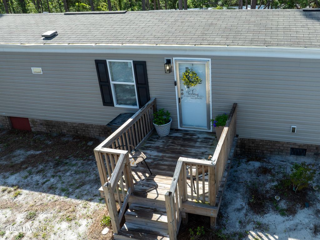 1203 Woodcrest Road, Southport, NC 28461