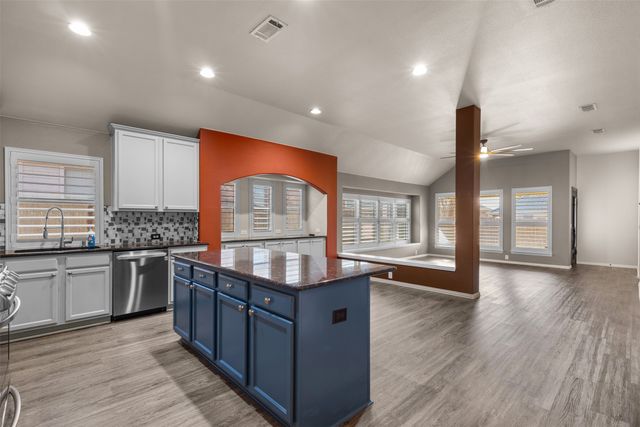 1214 Inglewood Drive, Mansfield, TX 76063