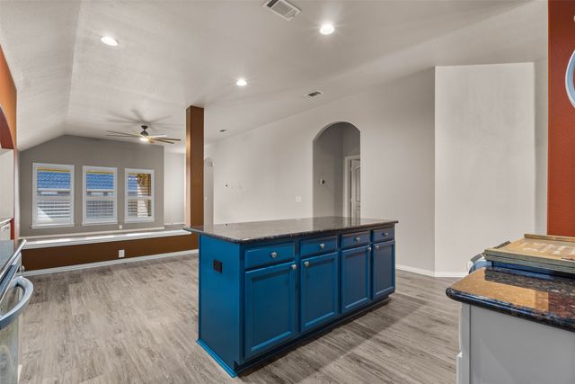 1214 Inglewood Drive, Mansfield, TX 76063