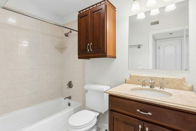 500 E Riverside DR 114, Austin, TX 78704