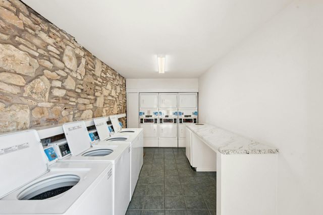 500 E Riverside DR 114, Austin, TX 78704