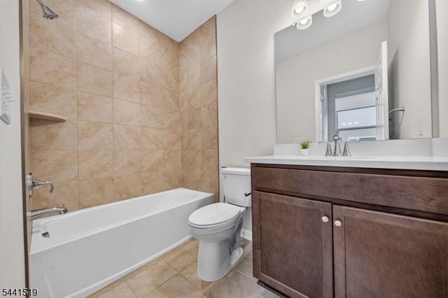 3 Sadie Cir 3101, Union Twp., NJ 07083