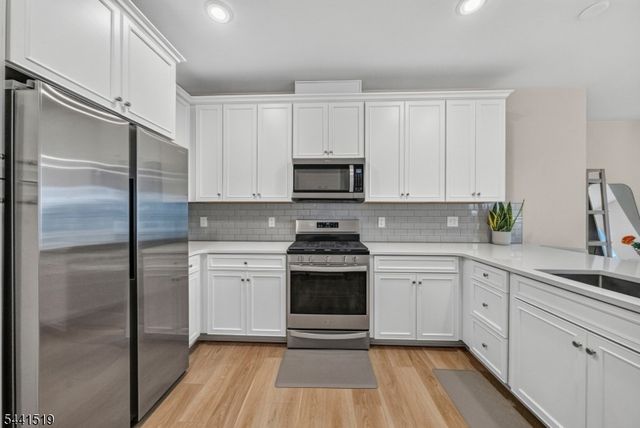 3 Sadie Cir 3101, Union Twp., NJ 07083