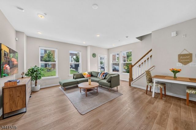 3 Sadie Cir 3101, Union Twp., NJ 07083